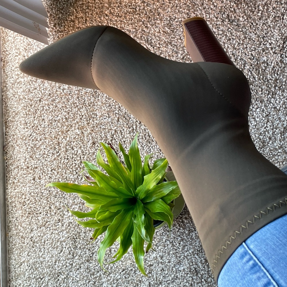 Green Stretchy Women's Boots w/ heel